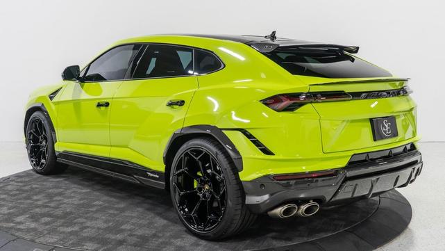 Photo of 2024 Green Lamborghini Urus