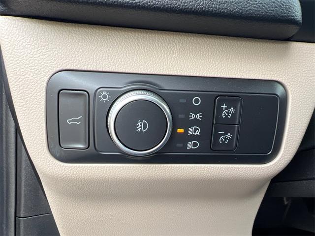 Photo of 2022 Agate Black Metallic Ford Escape