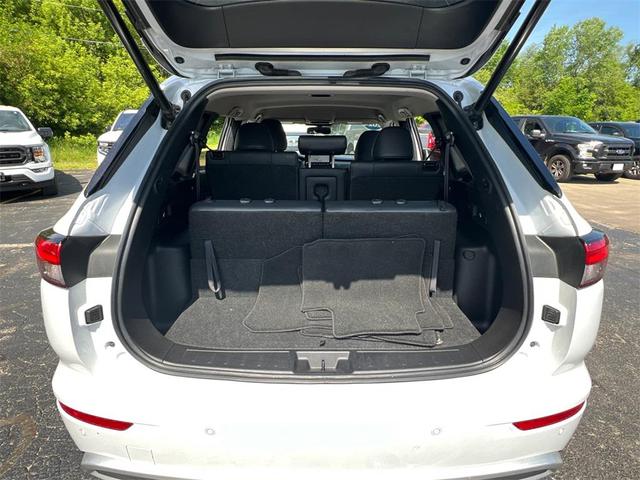Photo of 2024 White Diamond Mitsubishi Outlander