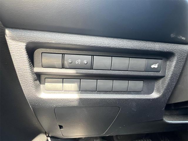 Photo of 2024 White Diamond Mitsubishi Outlander