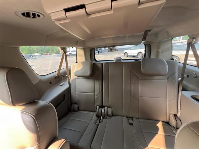 Photo of 2015 White Diamond Tricoat GMC Yukon XL