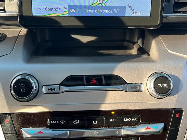 Photo of 2022 Black Ford Explorer