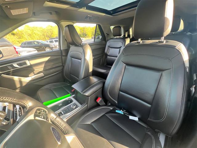 Photo of 2022 Black Ford Explorer