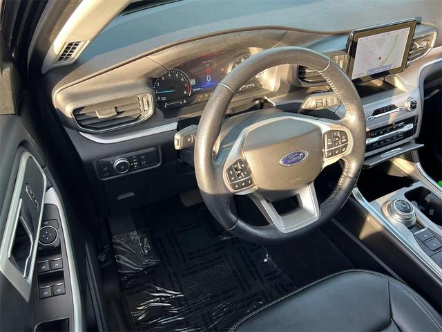 Photo of 2022 Black Ford Explorer