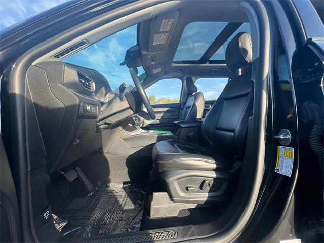 Photo of 2022 Black Ford Explorer