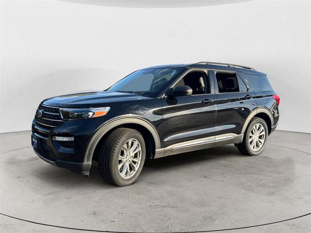Photo of 2022 Black Ford Explorer