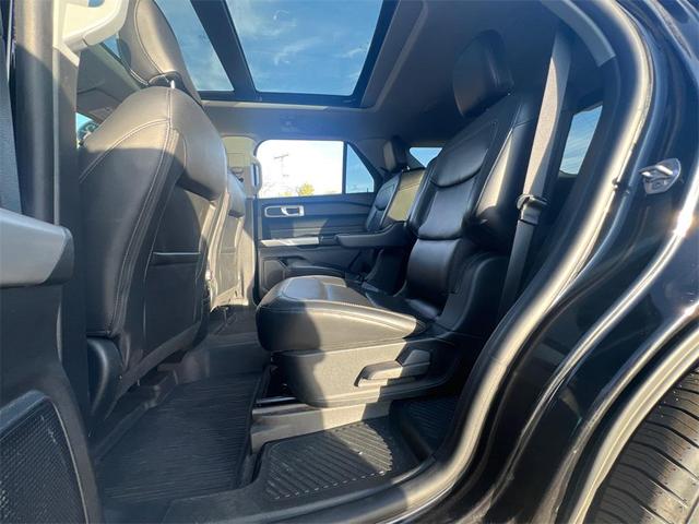 Photo of 2022 Black Ford Explorer