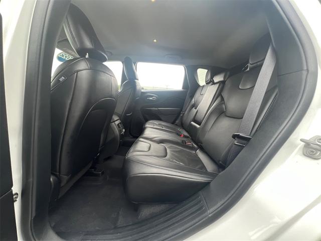 Photo of 2023 Bright White Clearcoat Jeep Cherokee