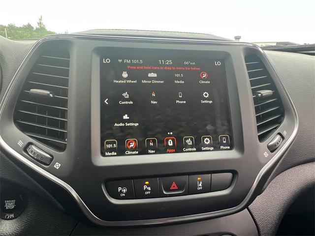 Photo of 2023 Bright White Clearcoat Jeep Cherokee