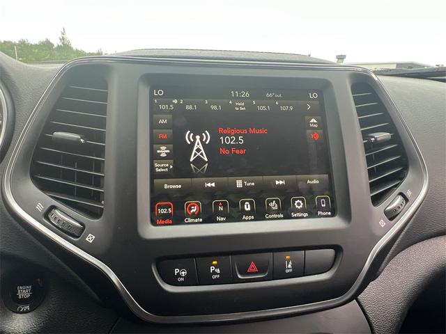 Photo of 2023 Bright White Clearcoat Jeep Cherokee