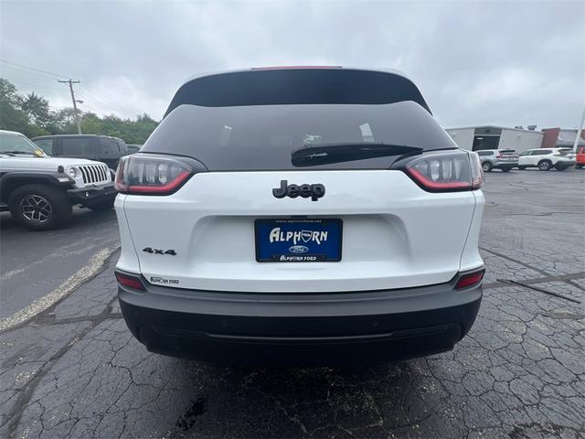 Photo of 2023 Bright White Clearcoat Jeep Cherokee