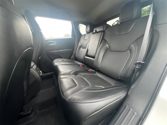 Photo of 2023 Bright White Clearcoat Jeep Cherokee