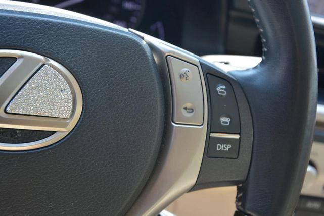 Photo of 2013 White Lexus ES 350