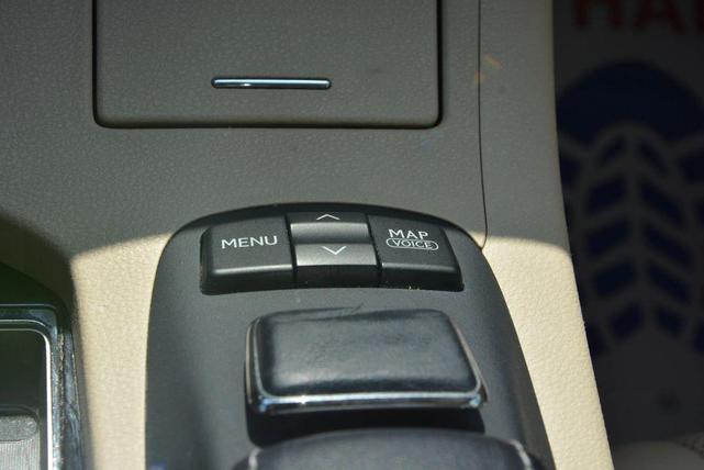 Photo of 2013 White Lexus ES 350