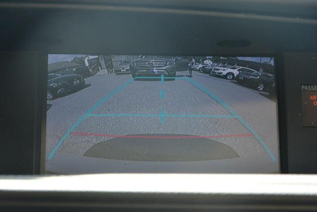 Photo of 2013 White Lexus ES 350