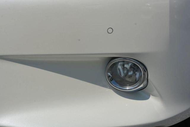 Photo of 2013 White Lexus ES 350