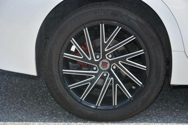 Photo of 2013 White Lexus ES 350
