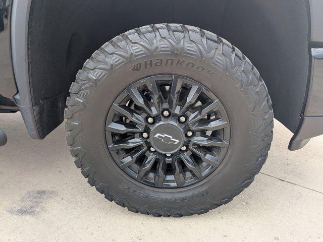 Photo of 2024 Black Chevrolet Silverado 2500