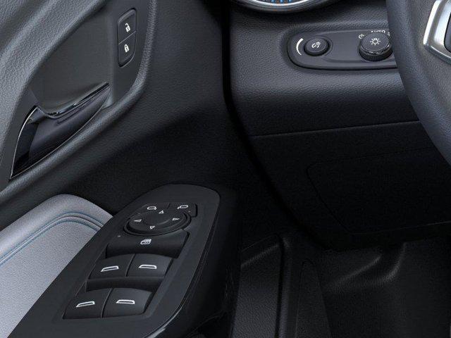 Photo of 2025 Summit White Chevrolet Trax