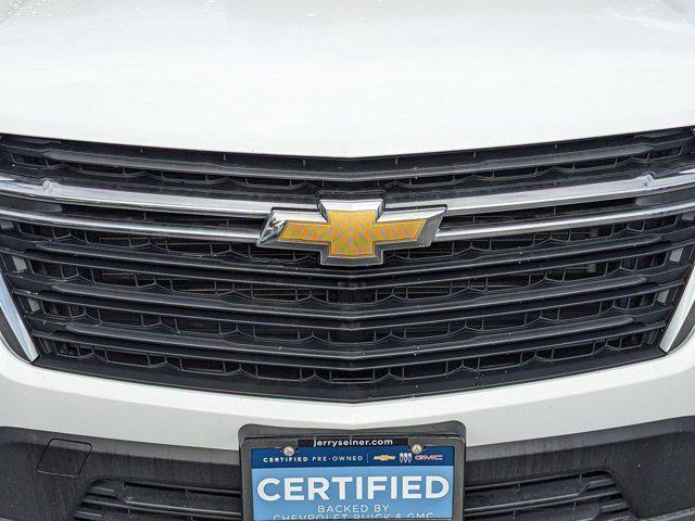 Photo of 2023 Summit White Chevrolet Traverse