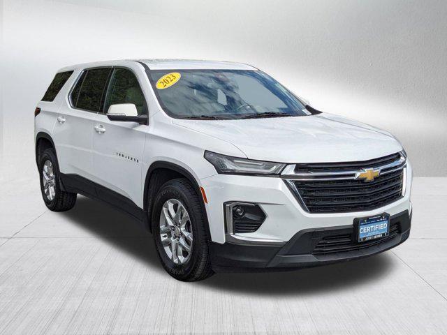 Photo of 2023 Summit White Chevrolet Traverse