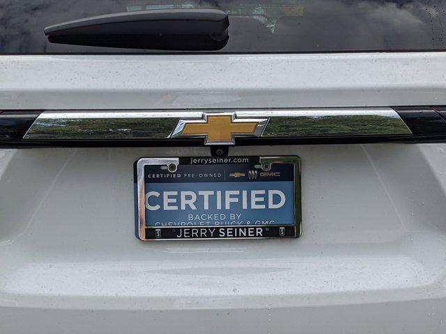 Photo of 2023 Summit White Chevrolet Traverse