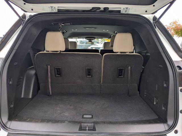 Photo of 2023 Summit White Chevrolet Traverse