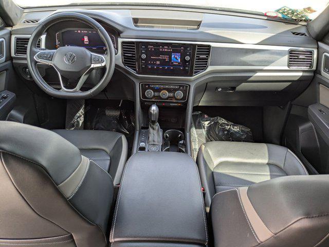 Photo of 2021 Platinum Gray Metallic Volkswagen Atlas Cross Sport