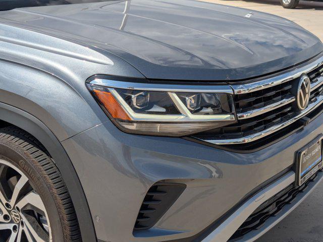 Photo of 2021 Platinum Gray Metallic Volkswagen Atlas Cross Sport