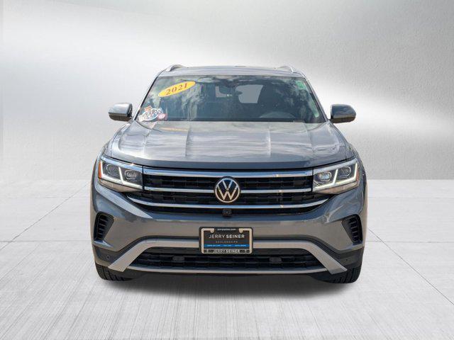 Photo of 2021 Platinum Gray Metallic Volkswagen Atlas Cross Sport