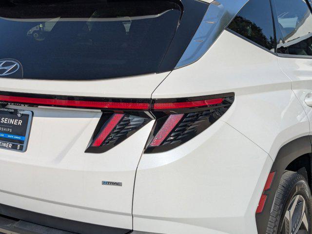 Photo of 2022 Quartz White Hyundai TUCSON