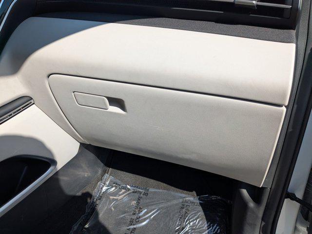 Photo of 2022 Quartz White Hyundai TUCSON
