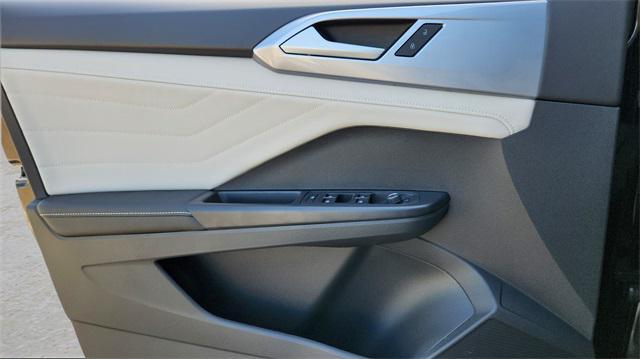 Photo of 2025 Black Volkswagen Taos
