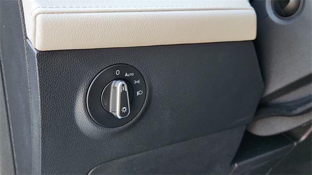Photo of 2025 Black Volkswagen Taos