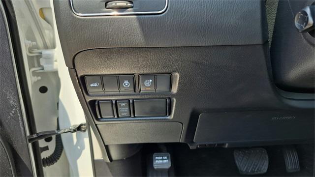 Photo of 2023 Aspen White Tricoat Nissan Armada