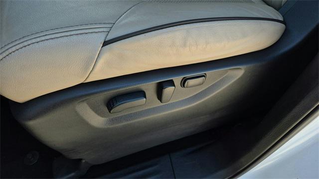 Photo of 2023 Aspen White Tricoat Nissan Armada