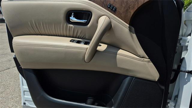 Photo of 2023 Aspen White Tricoat Nissan Armada