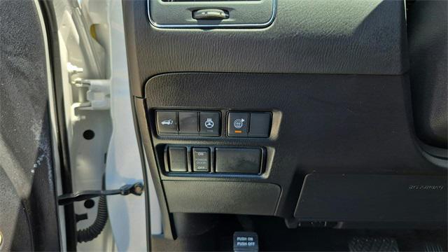 Photo of 2023 Aspen White Tricoat Nissan Armada