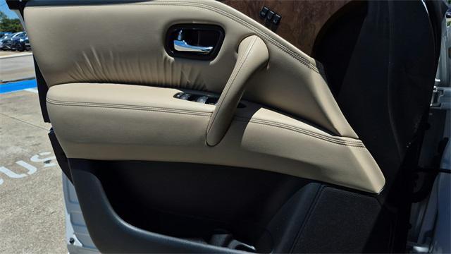 Photo of 2023 Aspen White Tricoat Nissan Armada