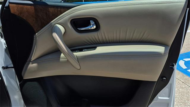 Photo of 2023 Aspen White Tricoat Nissan Armada