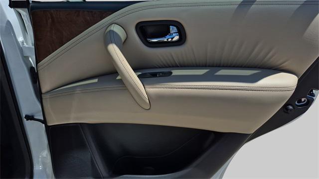 Photo of 2023 Aspen White Tricoat Nissan Armada