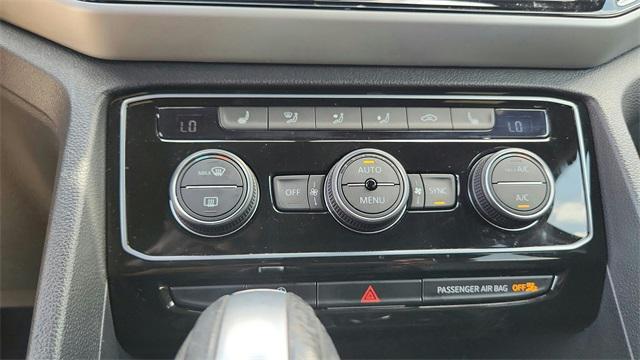 Photo of 2022 Gray Volkswagen Atlas Cross Sport