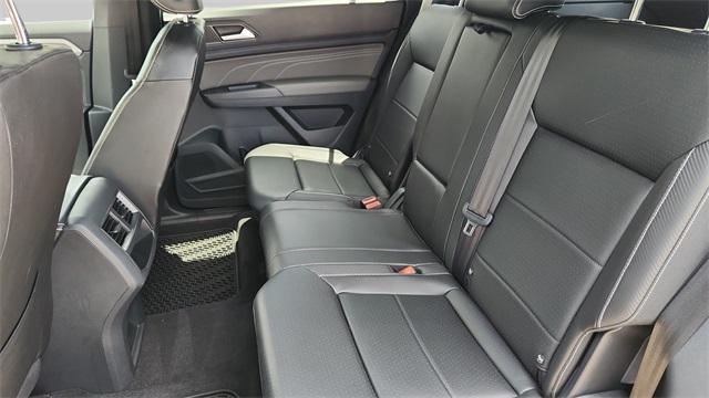 Photo of 2022 Gray Volkswagen Atlas Cross Sport