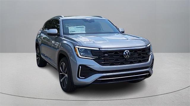 Photo of 2025 Silver Mist Metallic Volkswagen Atlas Cross Sport
