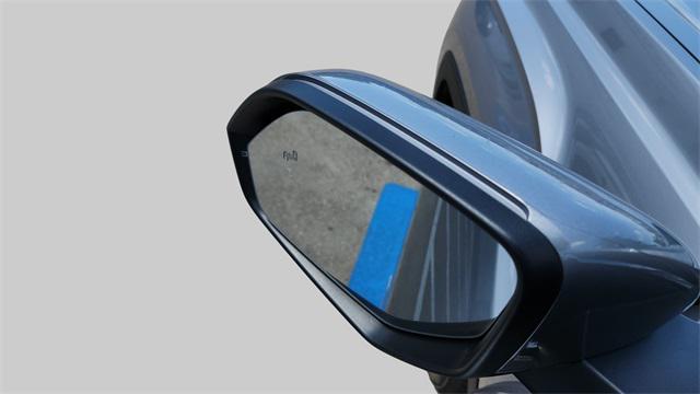 Photo of 2025 Silver Mist Metallic Volkswagen Atlas Cross Sport
