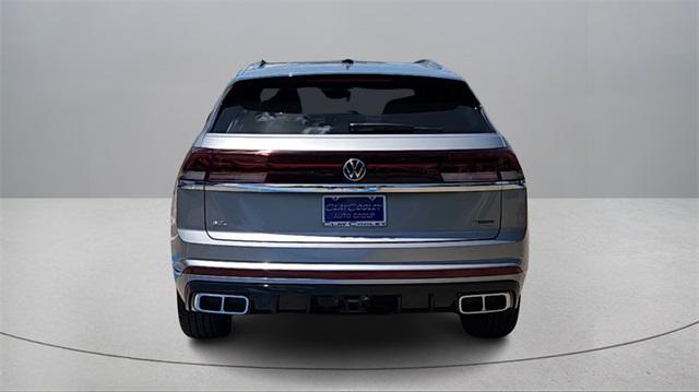 Photo of 2025 Silver Mist Metallic Volkswagen Atlas Cross Sport