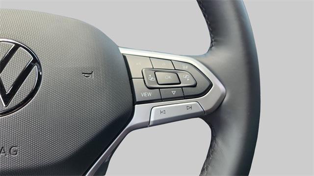 Photo of 2025 Silver Mist Metallic Volkswagen Atlas Cross Sport