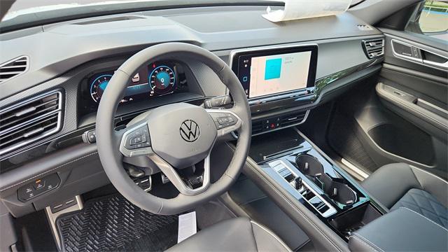 Photo of 2025 Silver Mist Metallic Volkswagen Atlas Cross Sport