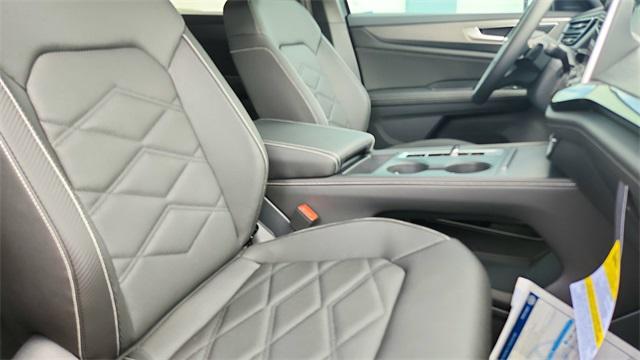 Photo of 2025 Deep Black Pearl Volkswagen Atlas Cross Sport