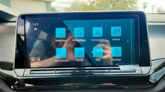 Photo of 2025 Deep Black Pearl Volkswagen Atlas Cross Sport